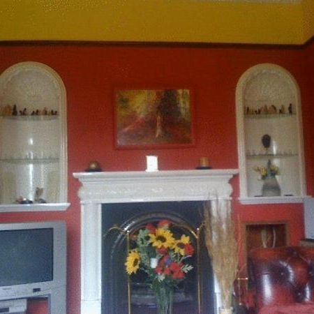 Newcourt B & B Ллантвіт-Мейджор Екстер'єр фото